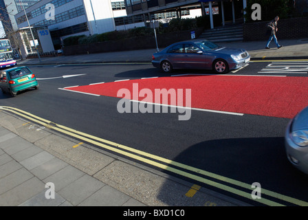 Bus d'asphalte de couleur claire lane Ipswich Royaume Uni Banque D'Images