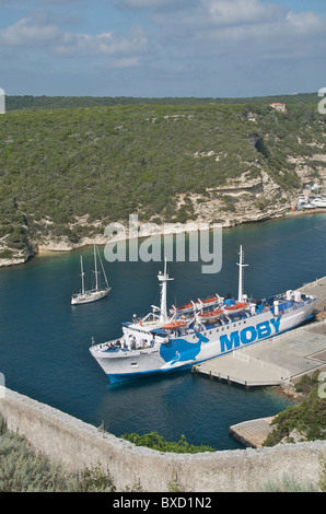 Ferry pour l'île de la Sardaigne, Bonifacio, Corse, France Banque D'Images