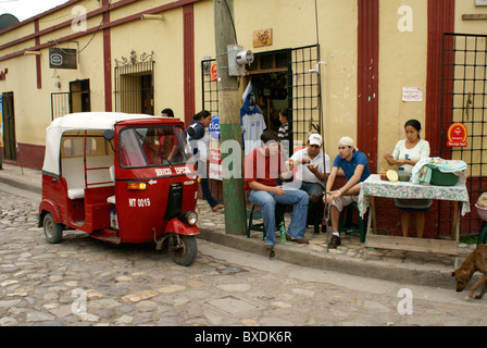 Occupé à coin de rue de la ville de Copan Ruinas, au Honduras Banque D'Images