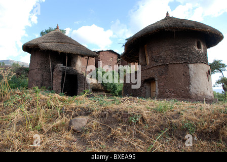 Maisons traditionnelles dans l'ancienne ville éthiopienne de Lalibela Banque D'Images