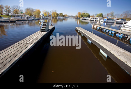 Miinnesota Chippewa Valley Wisconsin Winona Mississippi River marina Banque D'Images