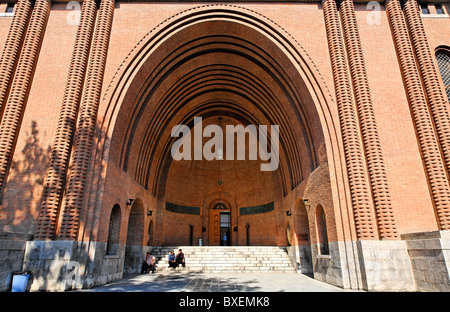 Entrée du Musée Archéologique National de Téhéran, Iran Banque D'Images