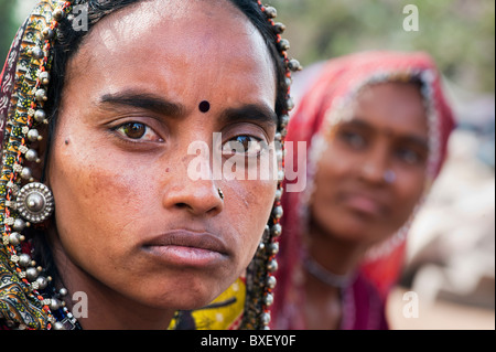 Gadia Lohar. Rajasthan nomades jeune femme. L'errance de l'Inde les forgerons. L'Inde Banque D'Images