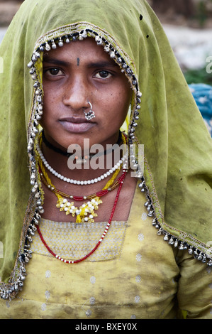 Gadia Lohar. Rajasthan nomades jeune femme. L'errance de l'Inde les forgerons. L'Inde Banque D'Images