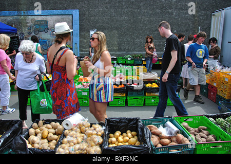 Lyttelton Farmers Market, Oxford Street, Lyttelton, Lyttelton Harbour, la péninsule de Banks, Canterbury, île du Sud, Nouvelle-Zélande Banque D'Images