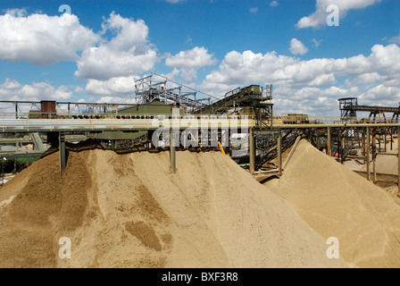 Des tas de granulats recyclés pour l'industrie de la construction du Greenwich London UK Banque D'Images