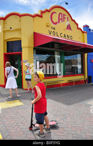 Cafe Volcan, Rue De Londres, Lyttelton, Lyttelton Harbour, la péninsule de Banks, Canterbury, île du Sud, Nouvelle-Zélande Banque D'Images