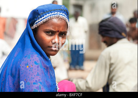 Gadia Lohar. Rajasthan nomades jeune femme. L'errance de l'Inde les forgerons. L'Inde Banque D'Images