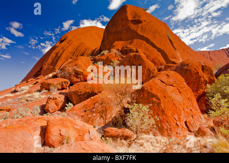 Un orange Red Rocks à Uluru (Ayers Rock), le Parc National d'Uluru-Kata Tjuta, Territoire du Nord, Yulara Banque D'Images