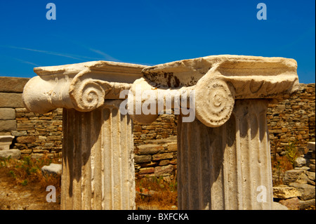 Chapiteau de colonne ionique od Delos, Îles Cyclades grecques Banque D'Images