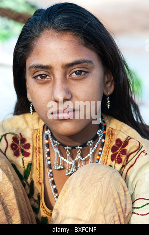 Gadia Lohar. Rajasthan nomades adolescente. L'errance de l'Inde les forgerons. L'Inde Banque D'Images