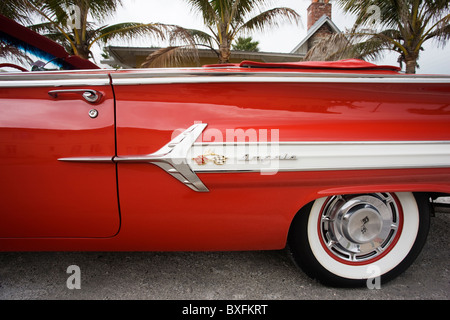 Chevrolet Impala convertible rouge automobile, Anna Maria Island, Floride Floride, États-Unis d'Amérique Banque D'Images