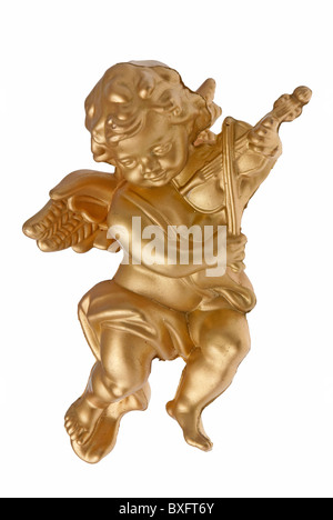 Plastique Angel statue d'un ange d'or au violon isolé sur fond blanc. Banque D'Images