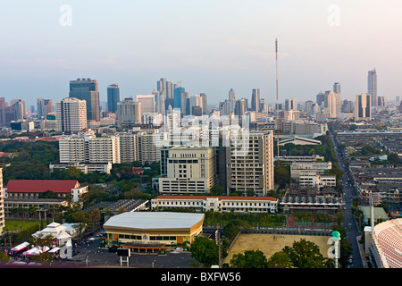 Au crépuscule vue aérienne du centre-ville de Bangkok, photographié à partir de toit de Siam@Siam Design Hotel. Banque D'Images