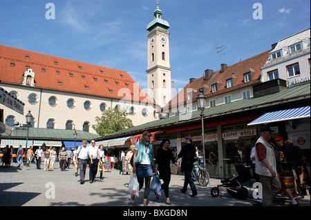 Viktualienmarkt de Munich. Marché des aliments frais et de charcuterie. Banque D'Images