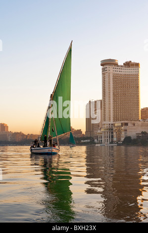 L'Egypte, Le Caire. Une felouque sur le nil. Banque D'Images