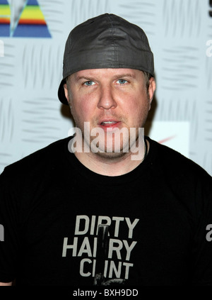 NICK SWARDSON Spike TV'S VIDEO GAME AWARDS 2010 LE CENTRE-VILLE DE LOS ANGELES CALIFORNIA USA 11 décembre 2010 Banque D'Images