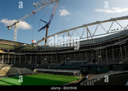 De nouvelles fermes de toit pour toit escamotable de nouveau centre Court All England Lawn Tennis Club Wimbledon London UK 2008 Banque D'Images