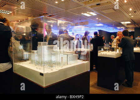 FRANCE CANNES. 11ème mars 2009. Les investisseurs au MIPIM le plus grand événement d'investissement immobilier Banque D'Images