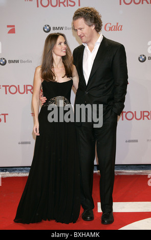 FLORIAN HENCKEL von DONNERSMARCK & ÉPOUSE CHRISTIANE L'PREMIERE SONY CENTER BERLIN ALLEMAGNE 14 Décembre 2010 Banque D'Images