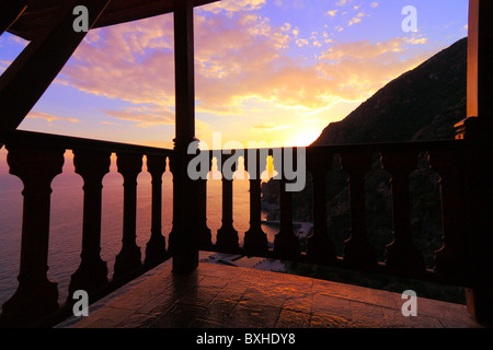 Coucher du soleil à Dionisiou monastère sur le mont Athos Banque D'Images