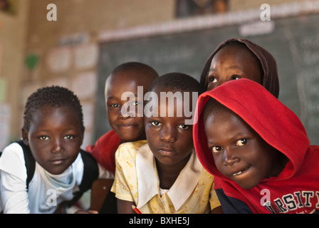 Les enfants à l'école, Chinotimba, Vicfalls, le Zimbabwe, l'Afrique. Banque D'Images