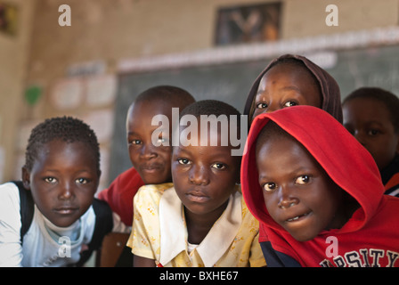 Les enfants à l'école, Chinotimba, Vicfalls, le Zimbabwe, l'Afrique. Banque D'Images