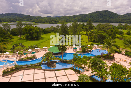 GAMBOA, PANAMA - Piscine à Gamboa Rainforest Resort. Banque D'Images