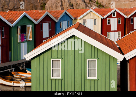 Voile huttes dans Smogen, Bohuslan, Sweden Côte Banque D'Images