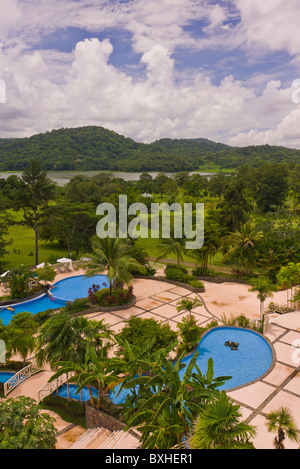 GAMBOA, PANAMA - Piscine à Gamboa Rainforest Resort. Banque D'Images