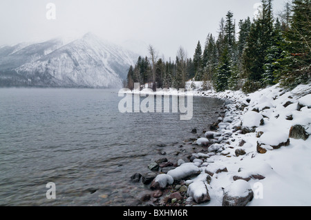 Lake McDonald en hiver Banque D'Images