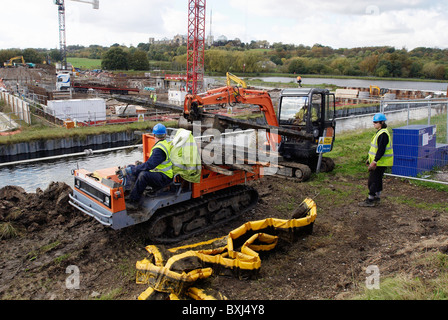 L'organisation Groundworks ayant lieu sur les aqueducs à Alexandra Palace le nord de Londres UK Banque D'Images