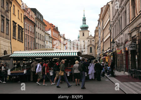 La rue du marché, Prague, République Tchèque Banque D'Images