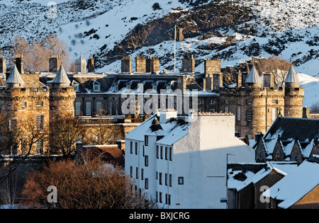 Vue sur le palais de Holyrood, Édimbourg, Écosse, Royaume-Uni. Banque D'Images