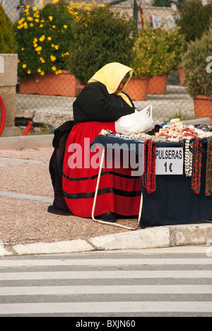 Commerçant rue perles vente Banque D'Images