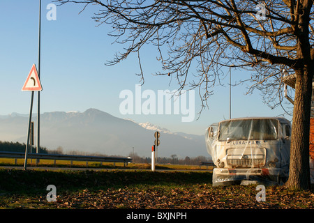 Tir l'abandon dans la campagne italienne. Piscina, Piémont. Banque D'Images