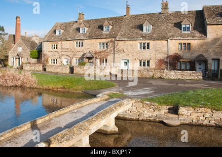 Le pittoresque village de Cotswold de Lower Slaughter dans le Gloucestershire, en Angleterre. Banque D'Images