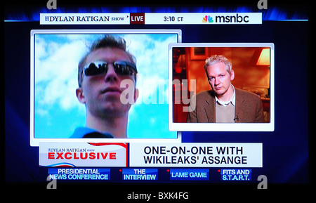 Le fondateur de WikiLeaks, Julian Assange, s'exprimant lors d'une interview exclusive sur MSNBC Banque D'Images