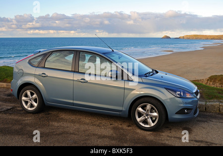 Une Ford Focus 1,6 L Zetec garé sur la plage à Rolvenden à Cornwall, UK Banque D'Images