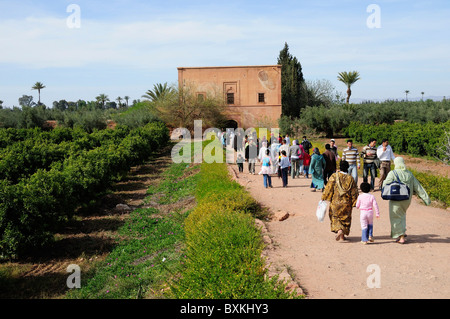 Les olives et les oranges et le minzah - Pavillon d'été à l'Jardins d'Agdal, Marrakech Banque D'Images