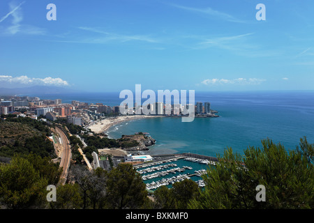 Marina et plage de sable, Oropesa del Mar, Castellon, Espagne Banque D'Images