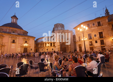 Cafe, la cathédrale de Valence (Cathédrale Métropolitaine de l'Assomption de Notre-Dame de Valence), Valencia, Valencia, Espagne Banque D'Images