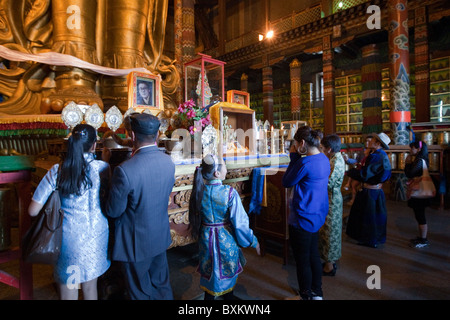 Migid alias Avalokiteśvara, temple Janraisig Datsan Bouddhiste Gandantegchenling, aka Gandan monastère, Ulaanbaatar, Mongolie Banque D'Images