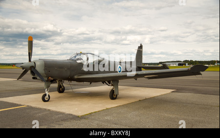 Valmet L-90 Redigo et formateur de l'avion de liaison de l'Armée de l'Air finlandaise sur l'affichage à l'Kauhava soleil de minuit de l'aéronautique en 2010. Banque D'Images