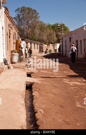 Dirt street à San Pedro de Atacama, Chili, Amérique du Sud. Banque D'Images