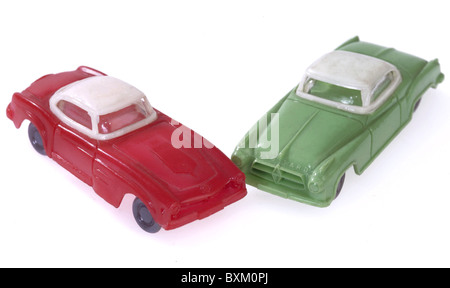 Jouets, voitures jouets, accident de voiture, deux voitures miniatures, Allemagne, années 1950, , droits additionnels-Clearences-non disponible Banque D'Images