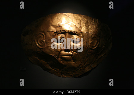 Masque funéraire en or de Mycènes dans le Musée Archéologique National à Athènes, Grèce. Banque D'Images