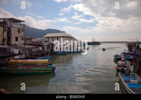 Tai O, Lantau Island, Hong Kong, Chine, Asie, pêcheur vient à la maison avec prise Banque D'Images