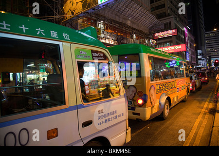 Nathan Road, Tsim Tsa Tsui nuit à Kowloon Hong Kong, Chine, Hong Kong, Tsim Tsa Tsui les bus de nuit, Banque D'Images