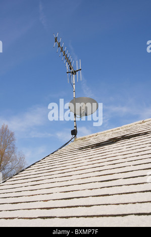 Antenne satellite plat arial Banque D'Images